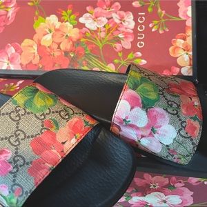 Gucci Sandals (Women’s Sz 7) SOLD